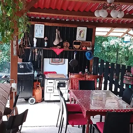 Sunny Hill Smestaj Sa Bazenom Hotel *